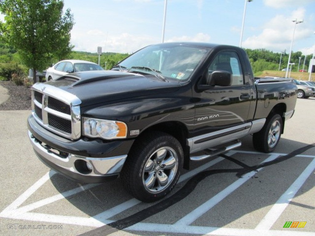 2004 Ram 1500 SLT Regular Cab 4x4 - Black / Dark Slate Gray photo #4