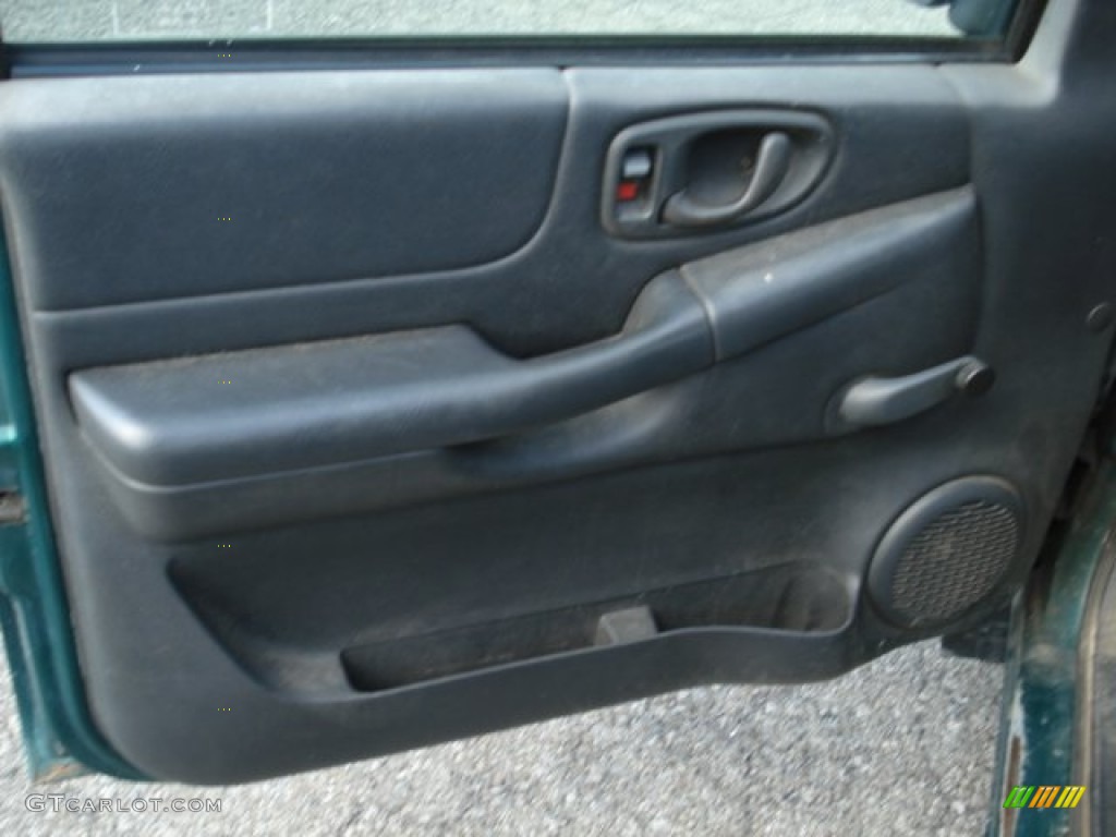 1999 S10 Regular Cab - Meadow Green Metallic / Graphite photo #10