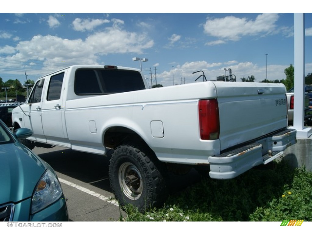 1995 F350 XL Crew Cab 4x4 - Oxford White / Grey photo #3
