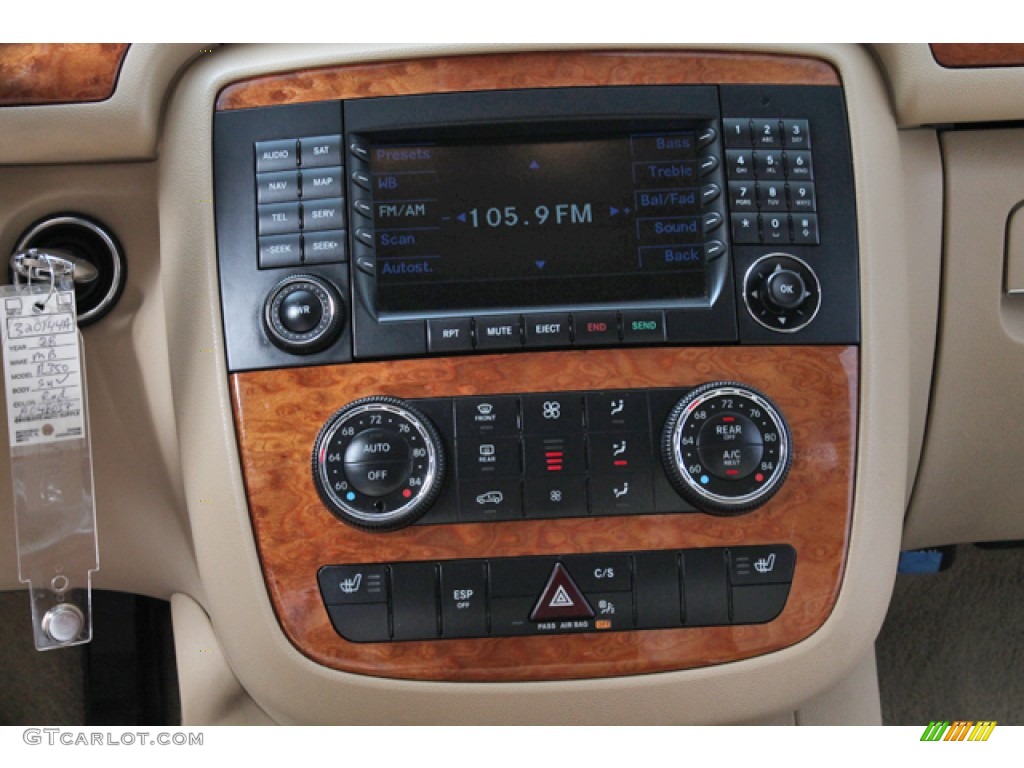 2007 Mercedes-Benz R 350 4Matic Controls Photo #65550306