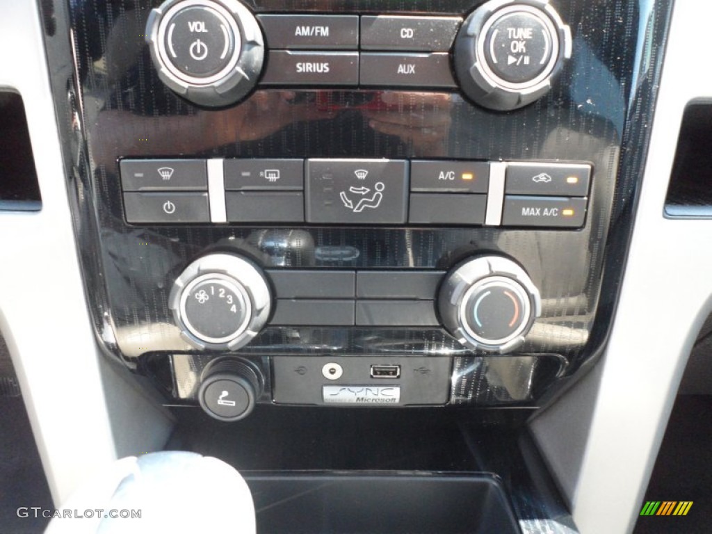 2009 Ford F150 FX4 SuperCab 4x4 Controls Photo #65557184