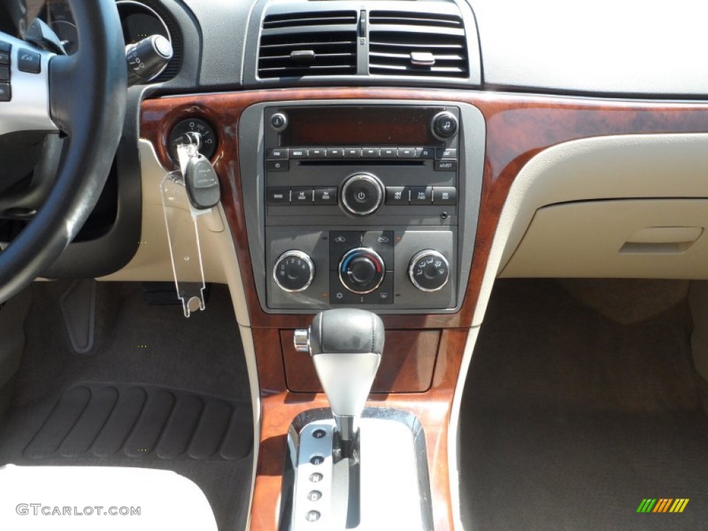 2009 Aura XR - Gold Mist Metallic / Tan photo #38