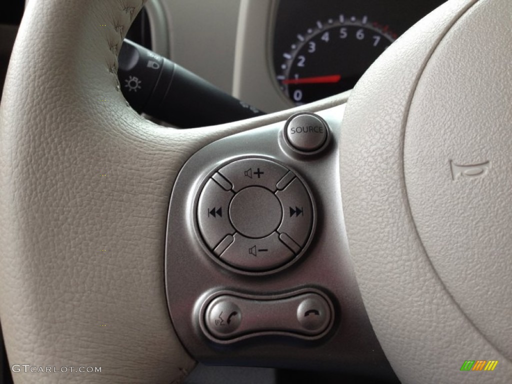 2011 Nissan Cube 1.8 S Controls Photo #65557808