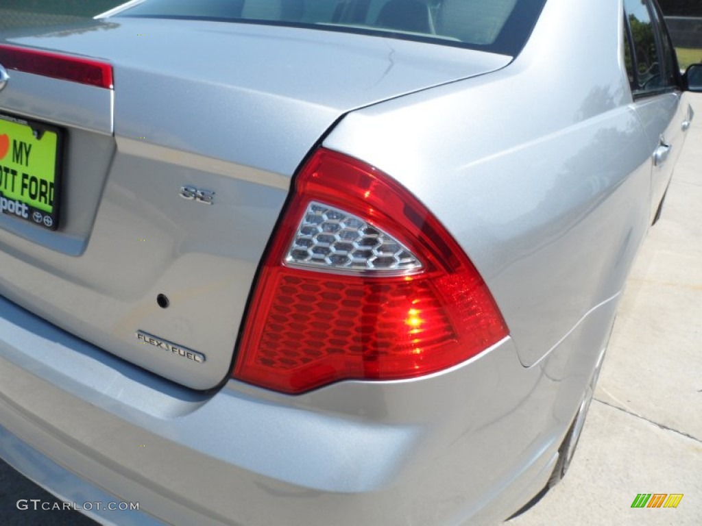 2011 Fusion SE V6 - Ingot Silver Metallic / Medium Light Stone photo #18