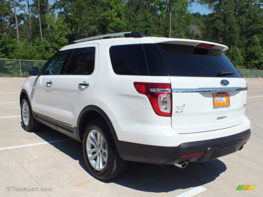 2013 Explorer XLT - White Platinum Tri-Coat / Medium Light Stone photo #7