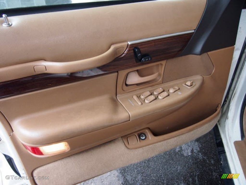 1996 Grand Marquis LS - Vibrant White / Medium Parchment photo #8