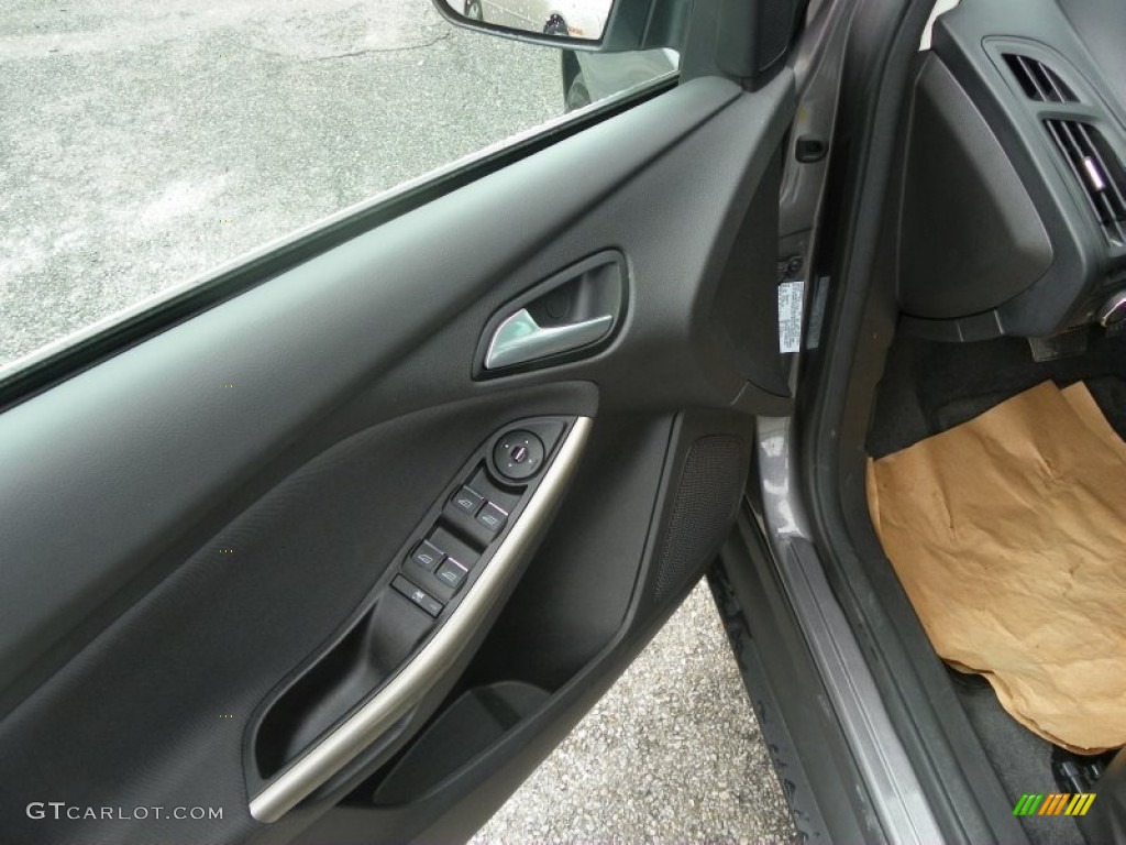 2012 Focus SEL Sedan - Sterling Grey Metallic / Charcoal Black photo #20