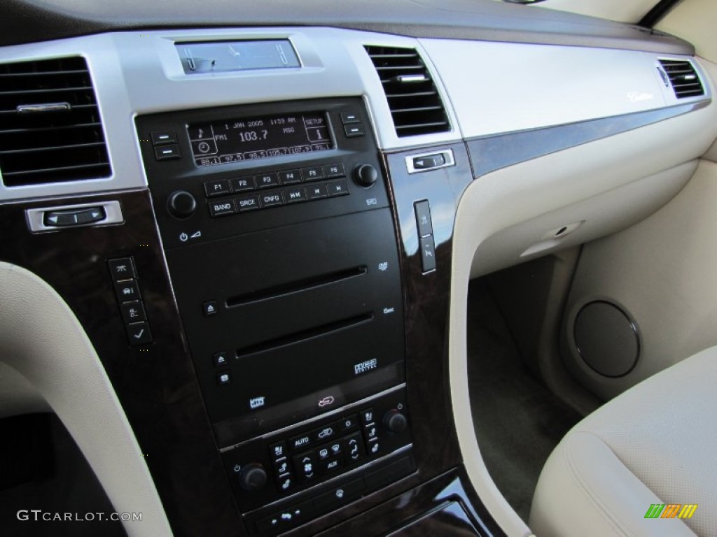 2007 Cadillac Escalade AWD Controls Photo #65567243