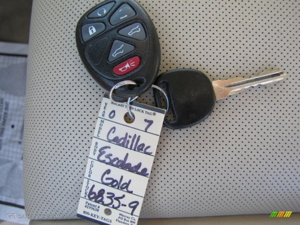 2007 Escalade AWD - Gold Mist / Cocoa/Light Cashmere photo #43