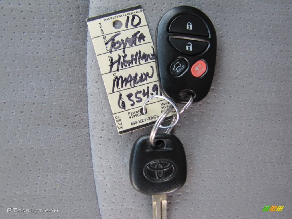 2010 Toyota Highlander Sport 4WD Keys Photos
