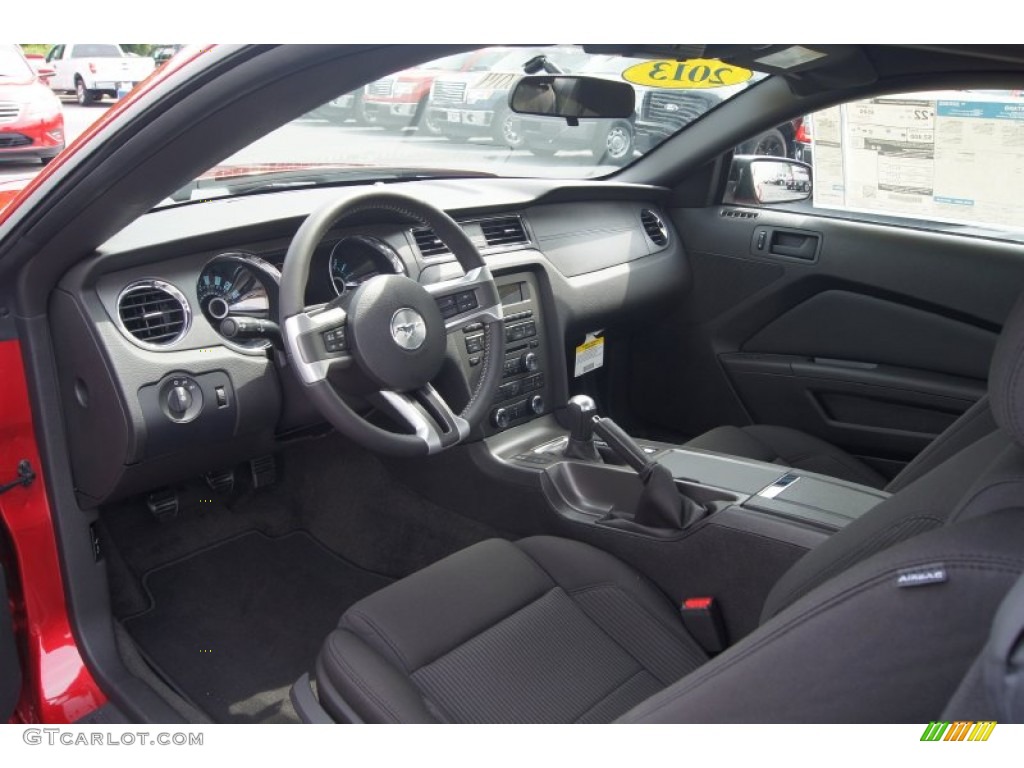 Charcoal Black Interior 2013 Ford Mustang V6 Coupe Photo #65570357