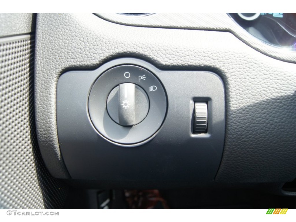 2013 Ford Mustang V6 Coupe Controls Photo #65570429