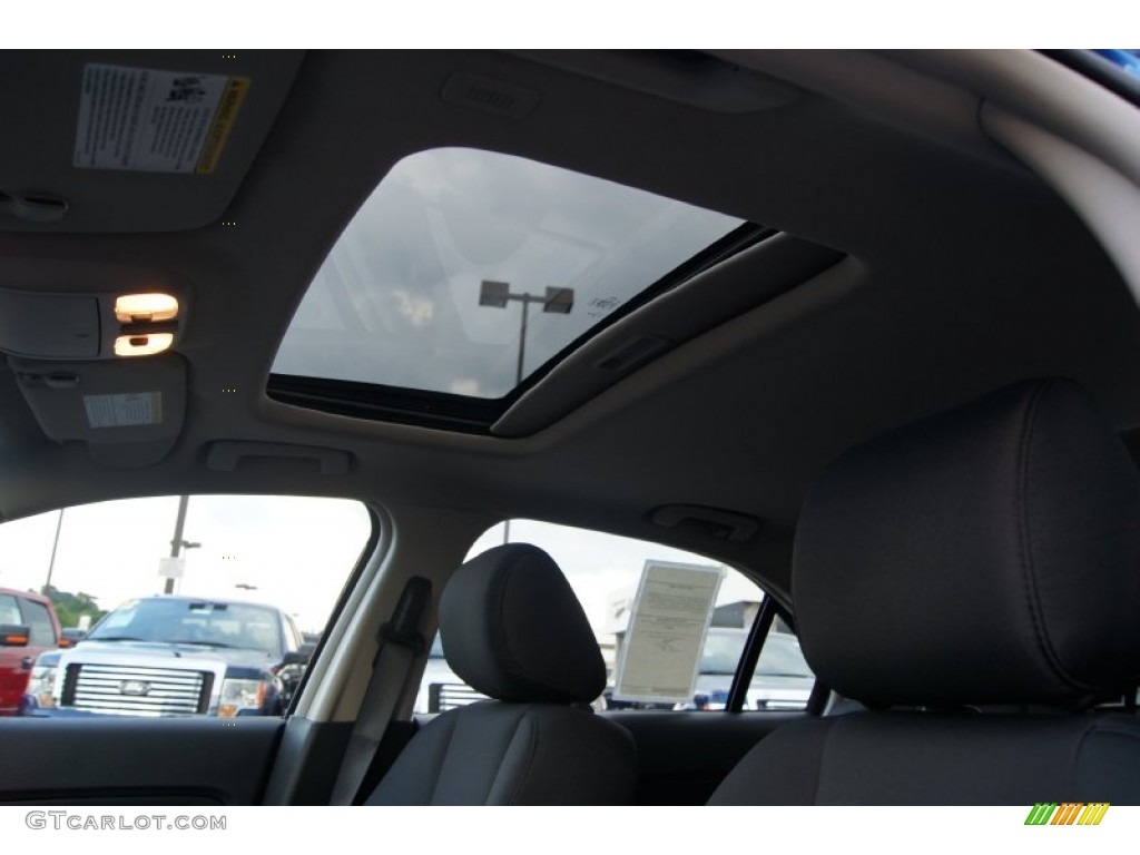 2012 Fusion SE - Blue Flame Metallic / Charcoal Black photo #20