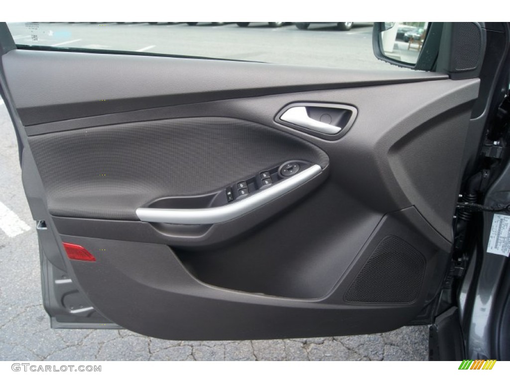 2012 Ford Focus SE Sport Sedan Two-Tone Sport Door Panel Photo #65570864