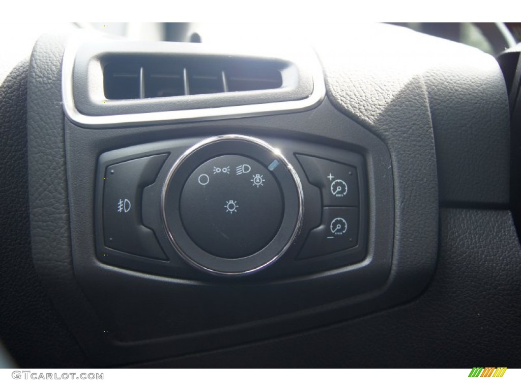 2012 Focus Titanium Sedan - Red Candy Metallic / Charcoal Black Leather photo #37