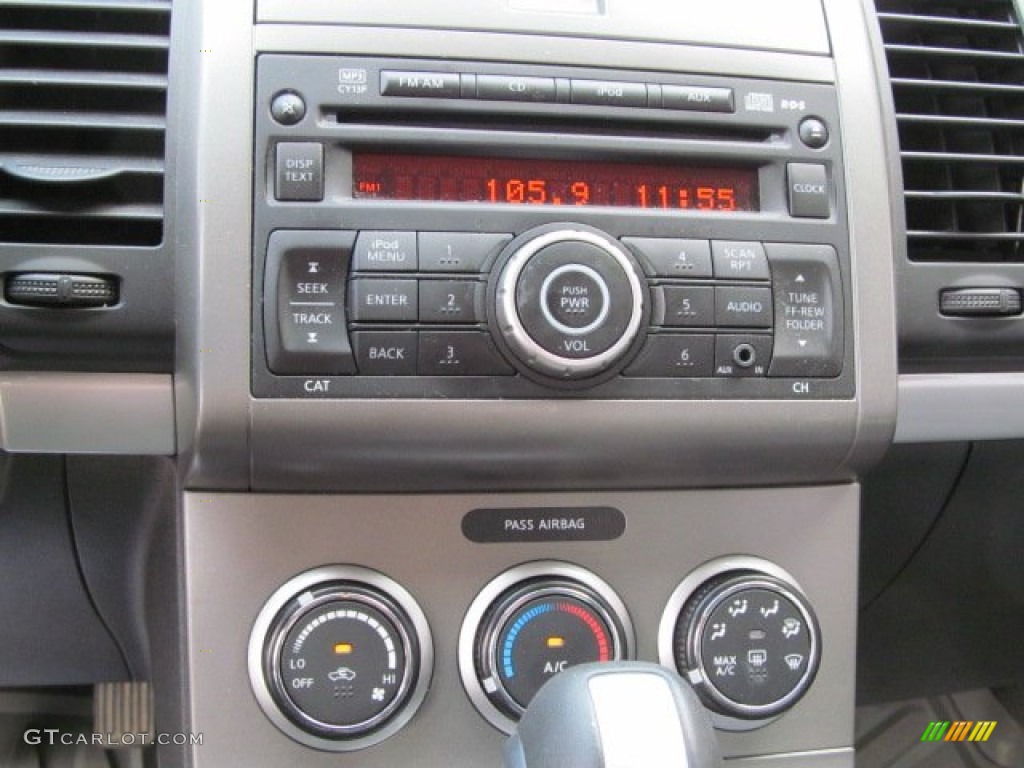 2011 Nissan Sentra 2.0 SR Audio System Photos