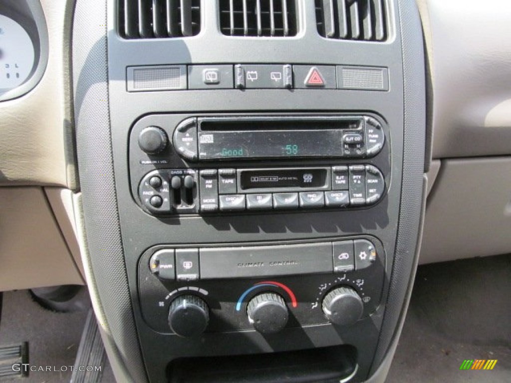 2003 Dodge Grand Caravan SE Controls Photo #65576801