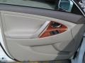 Super White - Camry XLE Photo No. 13