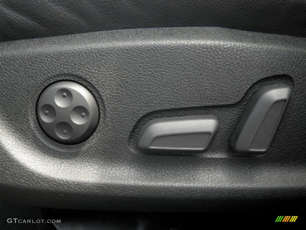 2009 Audi A4 2.0T Sedan Controls Photo #65577477