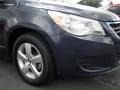 Atlantis Blue Metallic - Routan SE Photo No. 2