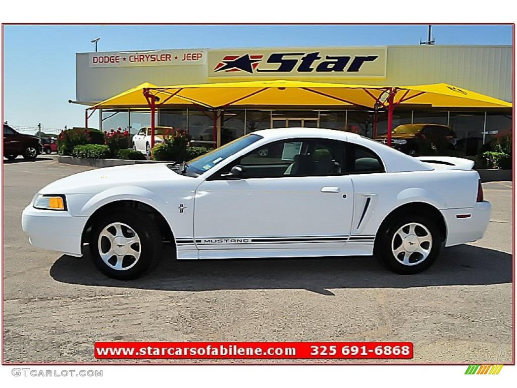 2000 Mustang V6 Coupe - Crystal White / Medium Graphite photo #2