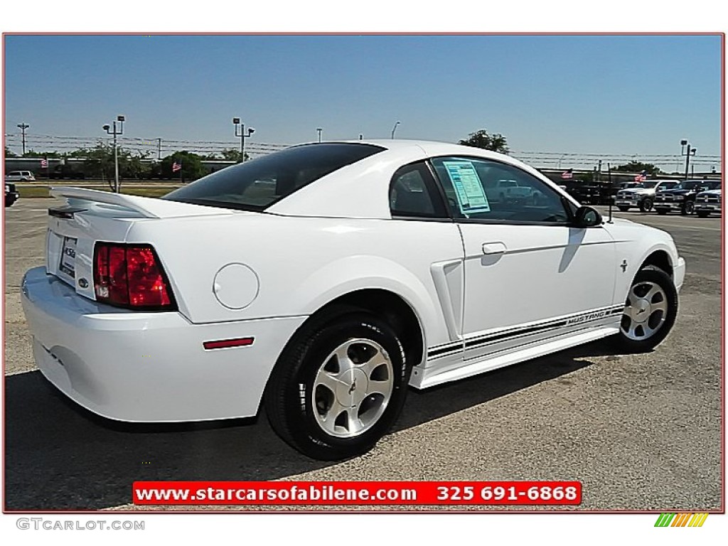 2000 Mustang V6 Coupe - Crystal White / Medium Graphite photo #5