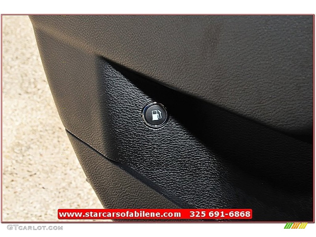 2012 300  - Bright Silver Metallic / Black photo #15