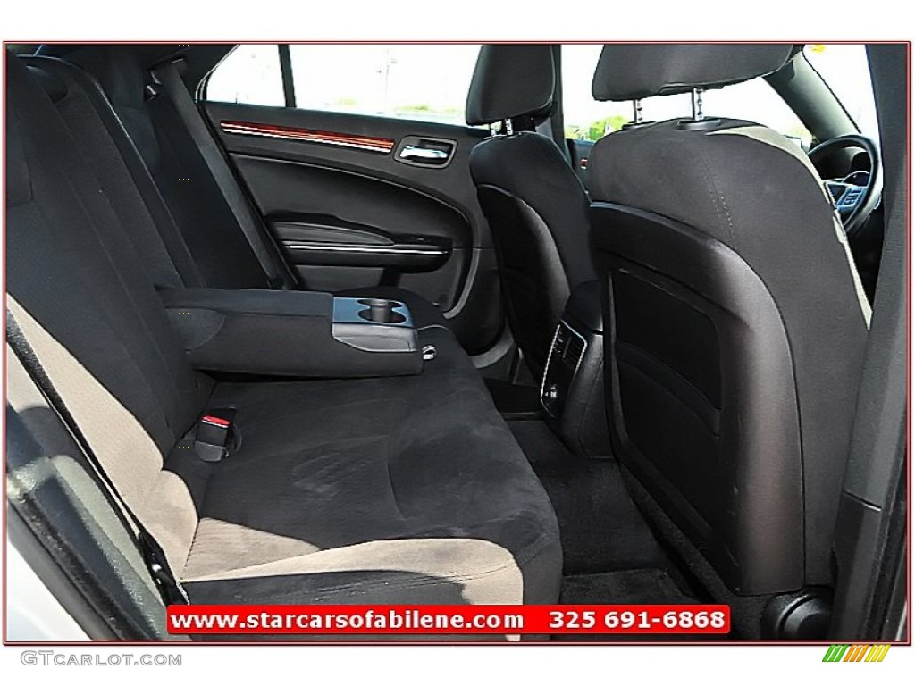 2012 300  - Bright Silver Metallic / Black photo #21