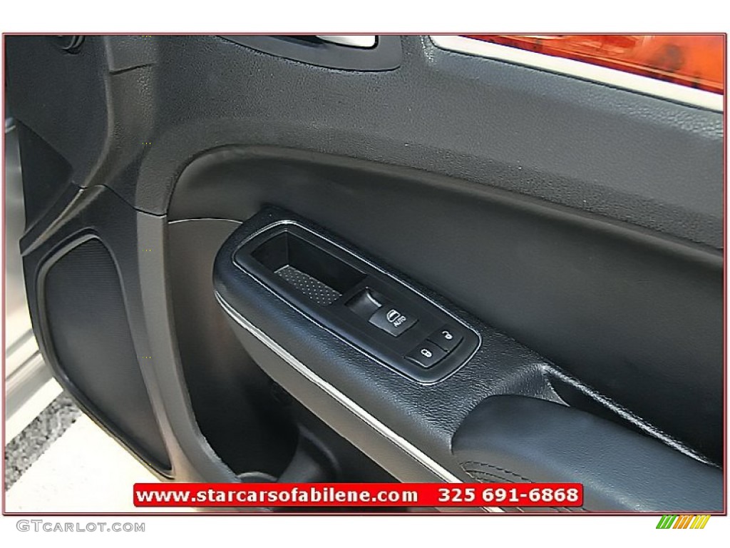 2012 300  - Bright Silver Metallic / Black photo #25