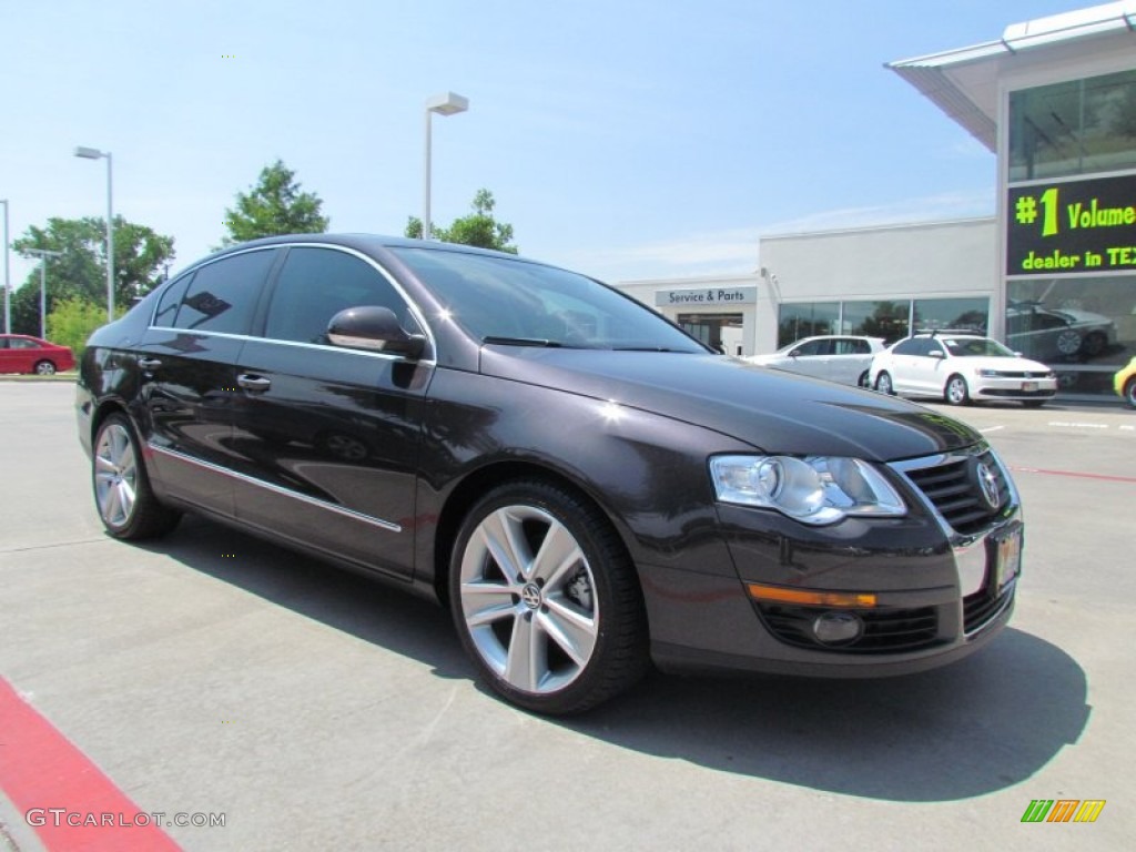 Mocha Anthracite Metallic 2010 Volkswagen Passat Komfort Sedan Exterior Photo #65584223