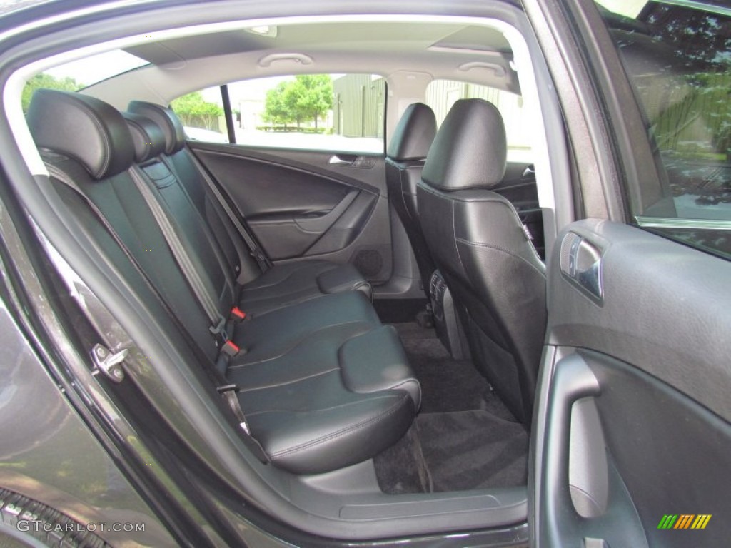 Black Interior 2010 Volkswagen Passat Komfort Sedan Photo #65584259