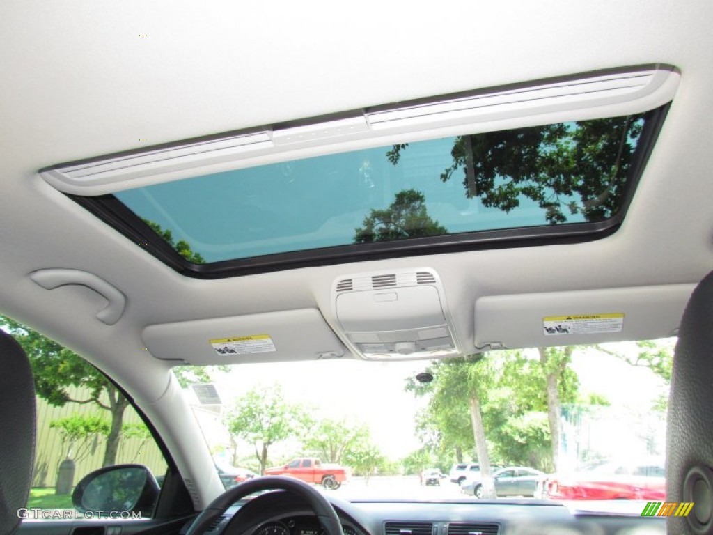 2010 Volkswagen Passat Komfort Sedan Sunroof Photos