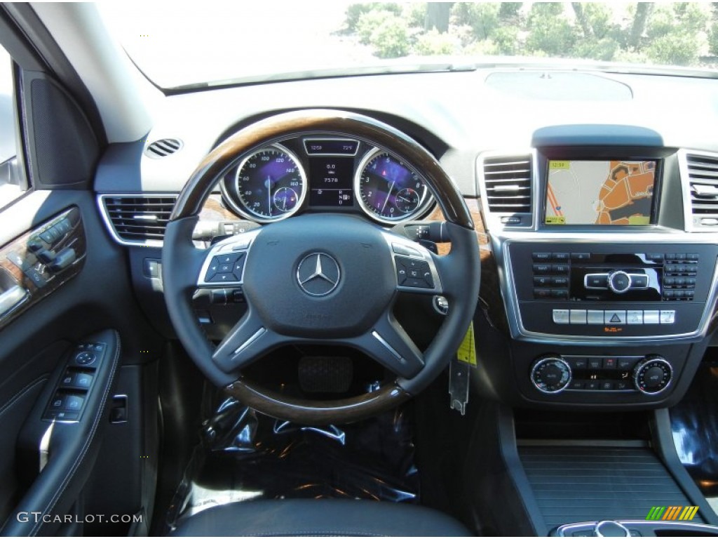 2012 Mercedes-Benz ML 350 4Matic Black Dashboard Photo #65590070