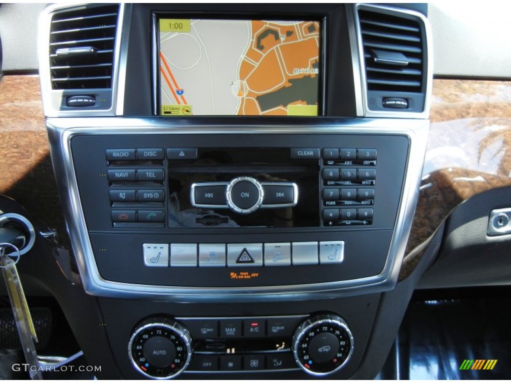 2012 Mercedes-Benz ML 350 4Matic Controls Photo #65590094