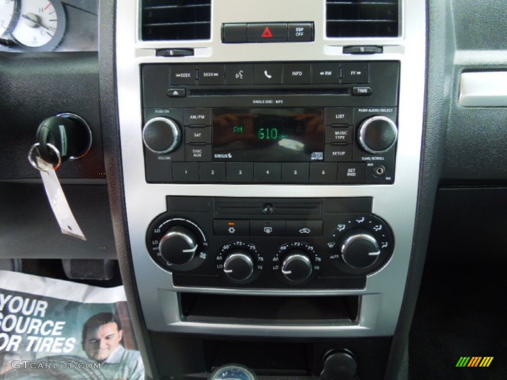 2010 Chrysler 300 Touring Controls Photo #65594525
