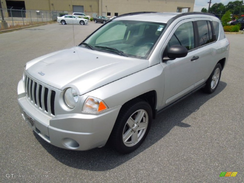 Bright Silver Metallic Jeep Compass