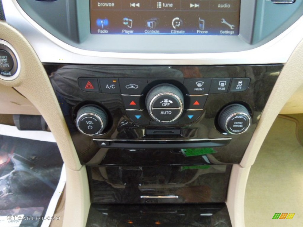 2012 Chrysler 300 Standard 300 Model Controls Photo #65595560
