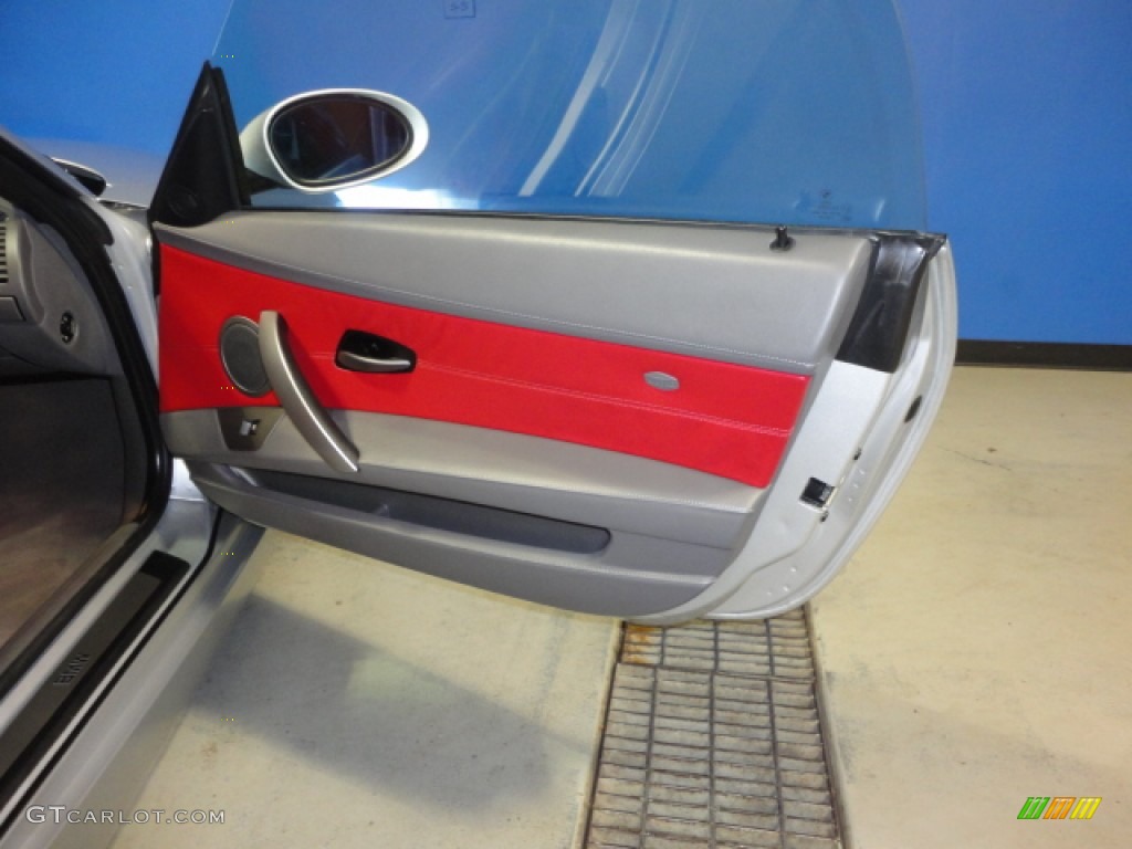 2004 BMW Z4 3.0i Roadster Dream Red/Grey Door Panel Photo #65597597