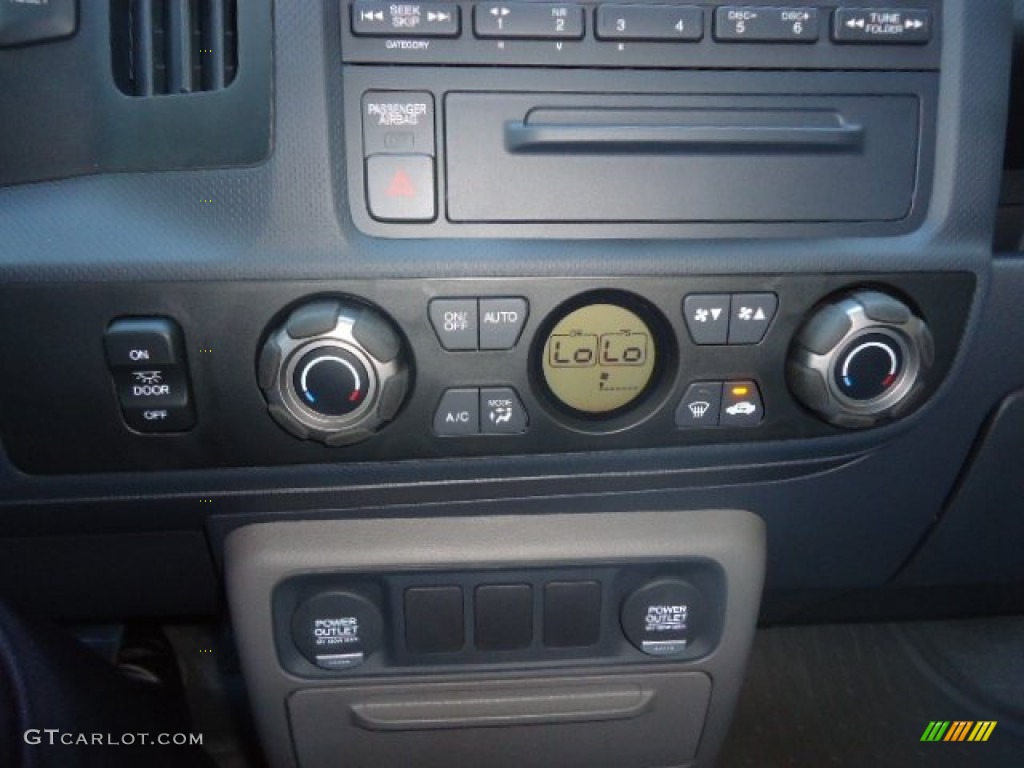 2012 Honda Ridgeline RTS Controls Photo #65598419