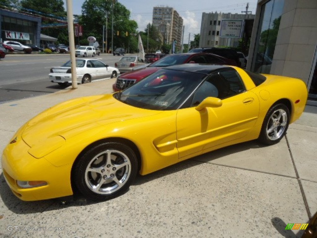 Millenium Yellow 2004 Chevrolet Corvette Coupe Exterior Photo #65599484