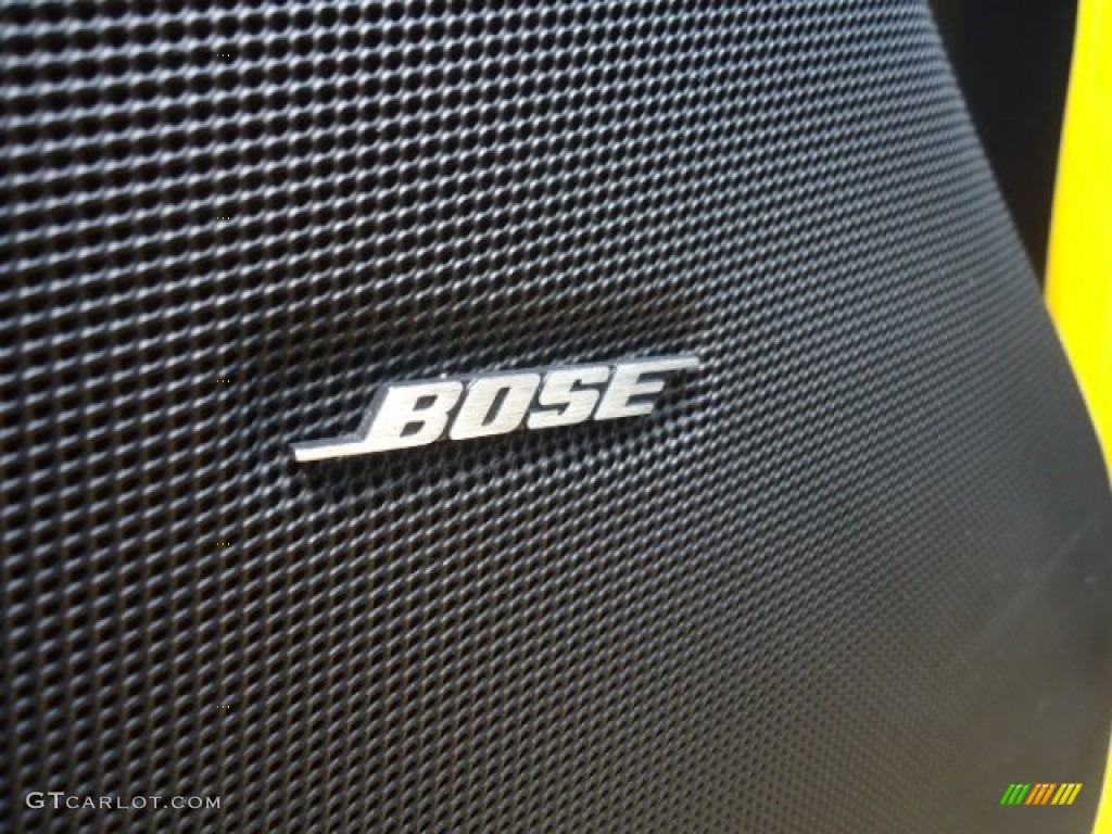 2004 Chevrolet Corvette Coupe Audio System Photo #65599586