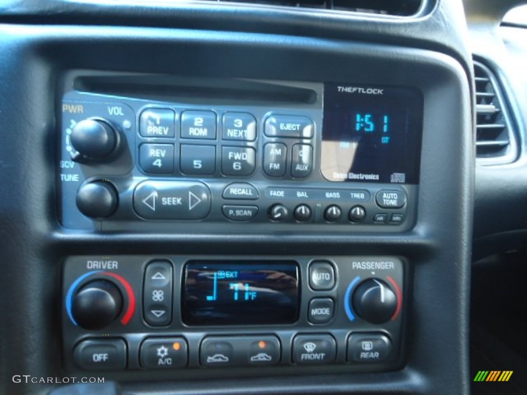 2004 Chevrolet Corvette Coupe Controls Photo #65599646