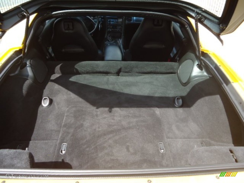 2004 Chevrolet Corvette Coupe Trunk Photo #65599772