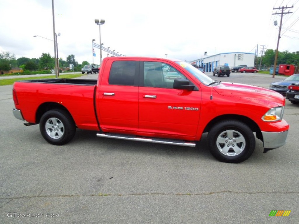 2011 Ram 1500 SLT Quad Cab - Flame Red / Dark Slate Gray/Medium Graystone photo #3