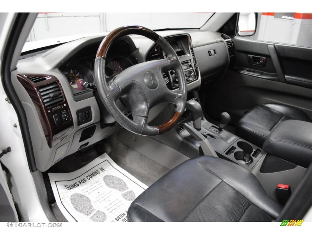 Black Interior 2002 Mitsubishi Montero Limited 4x4 Photo #65608948