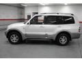 2002 Glacier White Pearlescent Mitsubishi Montero Limited 4x4  photo #17