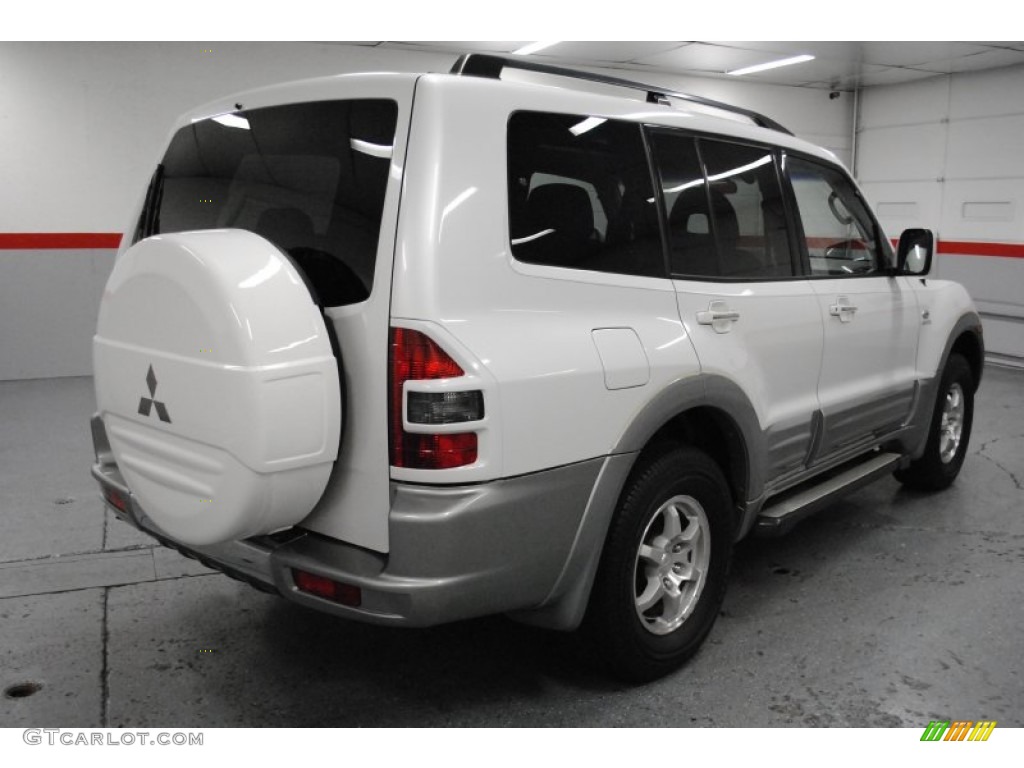 2002 Montero Limited 4x4 - Glacier White Pearlescent / Black photo #23