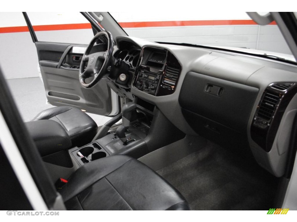 2002 Mitsubishi Montero Limited 4x4 Dashboard Photos