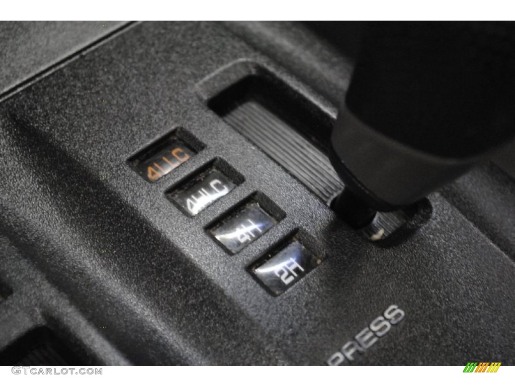 2002 Mitsubishi Montero Limited 4x4 Transmission Photos