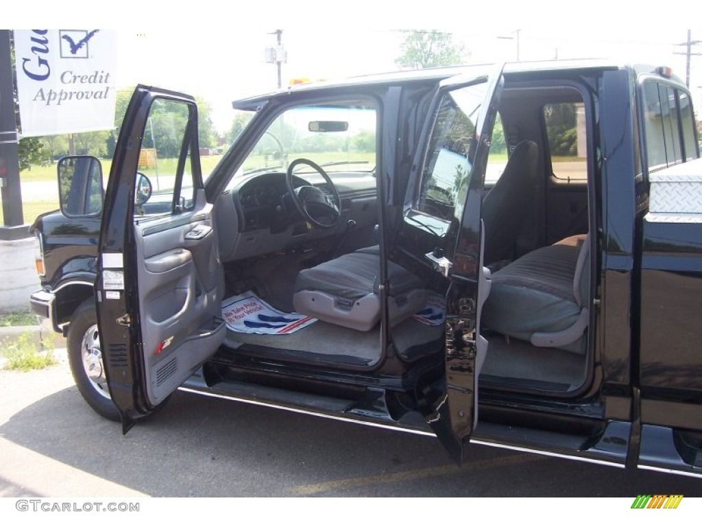 1996 F350 XLT Crew Cab Dually - Black / Grey photo #10